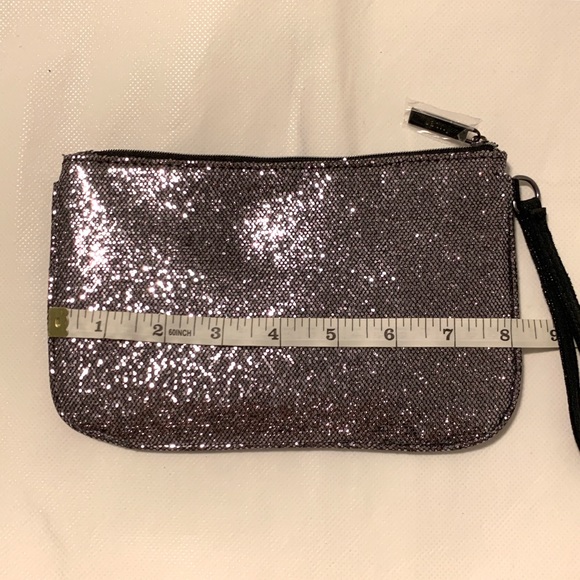 🆕 New Shiny Wristlet - Picture 13 of 14
